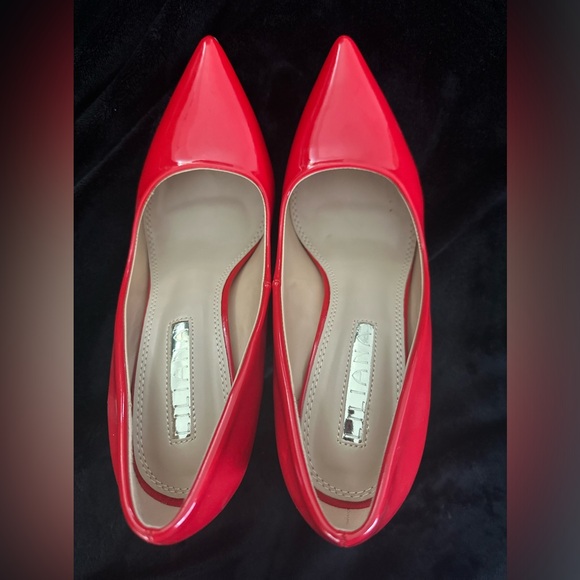 NEW/NEVER WORN - Patent Leather Red Pumps - Size 9 - Picture 8 of 8